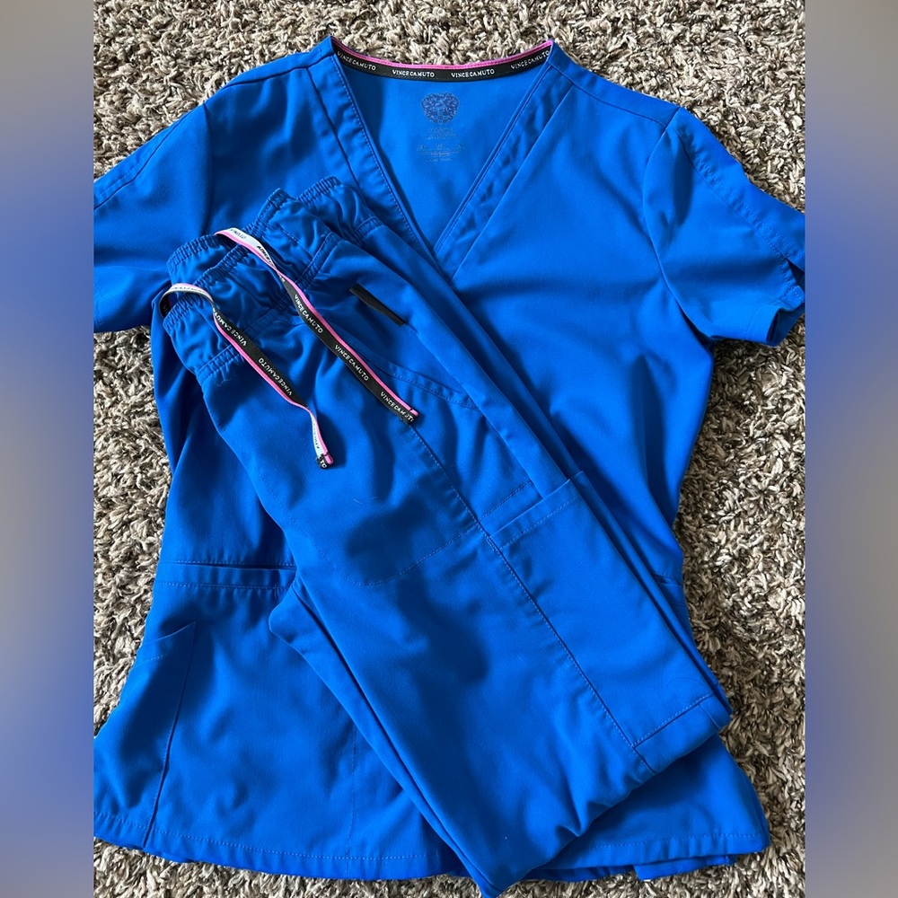 XS royal blue Vince Camuto scrub set